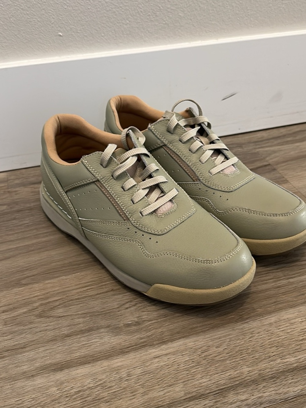 Rockport ProWalkers Casual Lace-Up Sneakers in Sage Green (7.5 Wide)